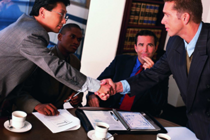 持卡十余年，6000元信用额度，现应还清多少？